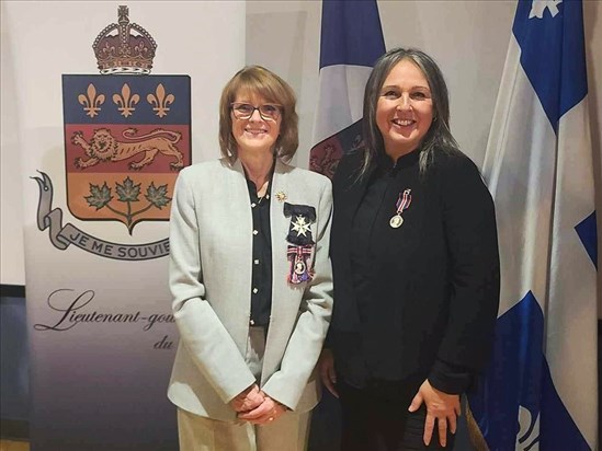 Sylvie Prescott reçoit la Médaille du couronnement du roi Charles